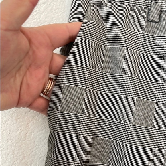 EUC | Uniqlo | Pull On Houndstooth Elastic Waist Pants | Black and White - Picture 4 of 7